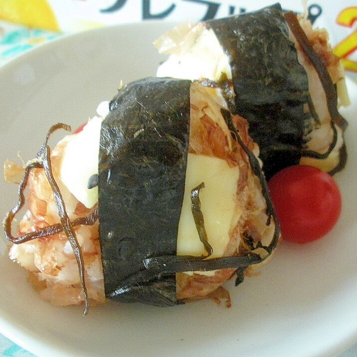 北海道☆塩昆布と道産チーズの旨味おにぎり☆